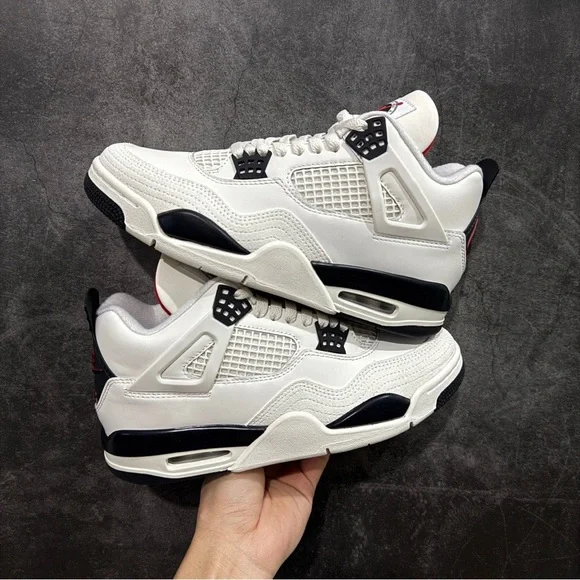 Air Jordan 4 Retro "Flight Club" - Picture 2 of 9